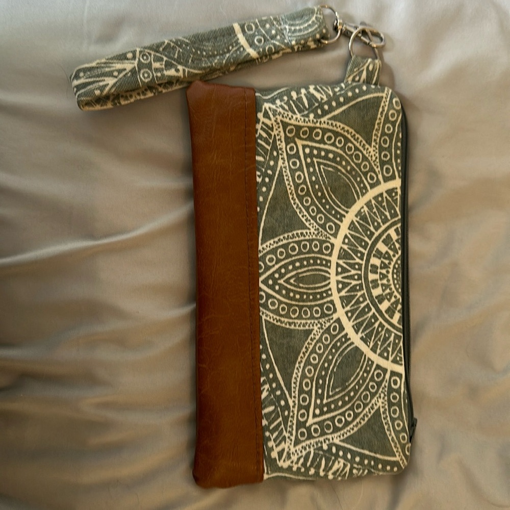 Wristlet